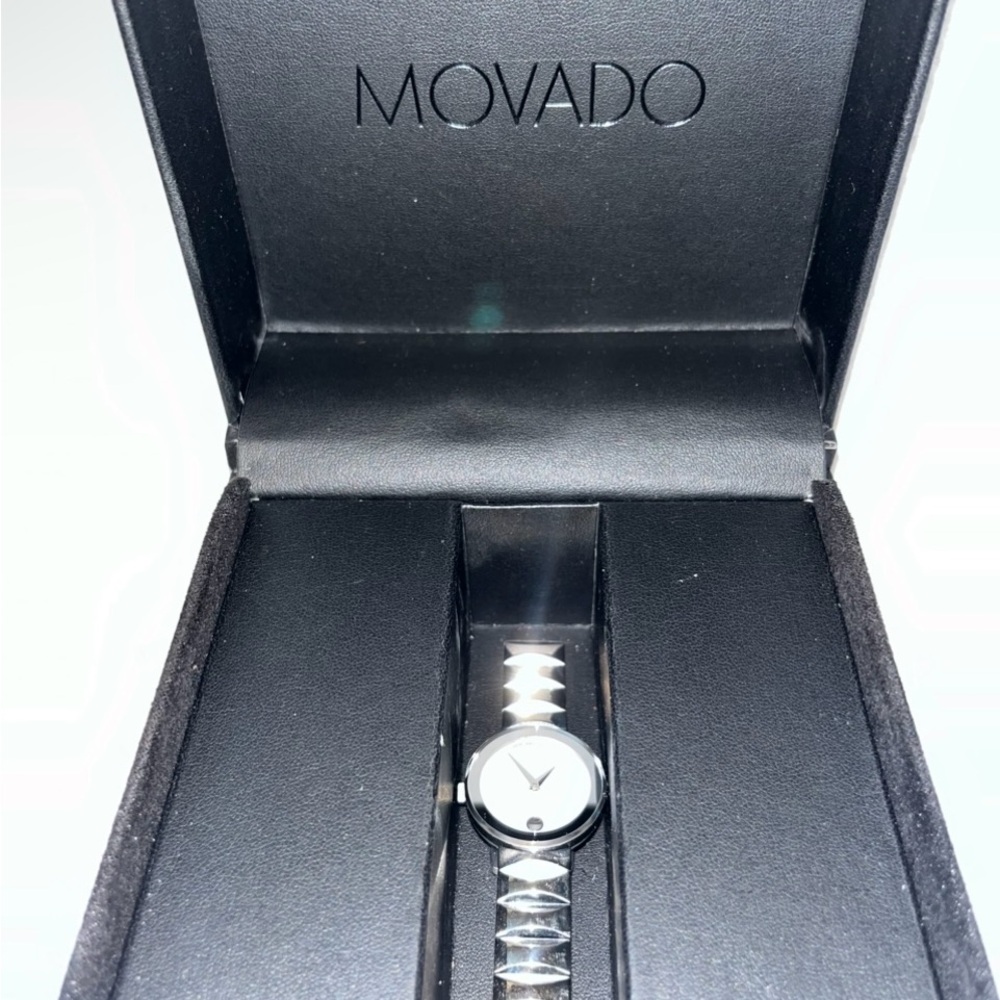 Movado Women’s Mother of Pearl Watch - Picture 8 of 10